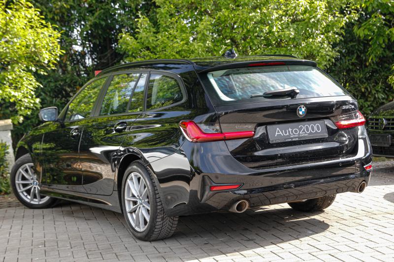 BMW - 330e - pic8