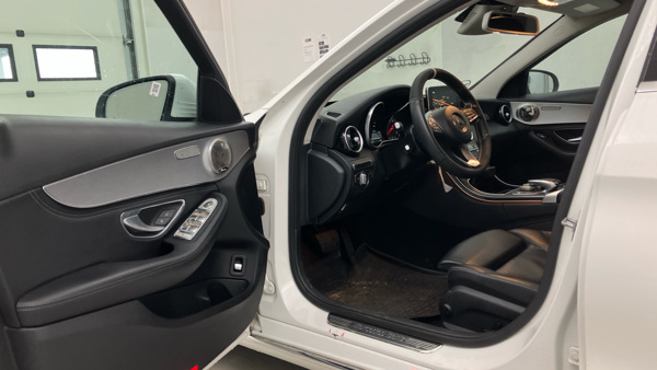 Mercedes - C220 - pic4