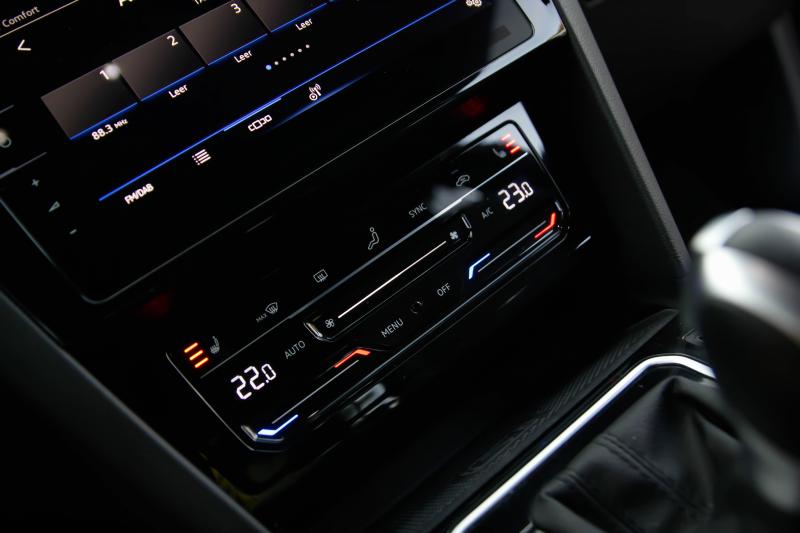 Volkswagen - Passat - pic25