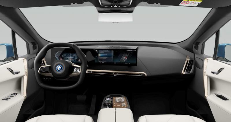 BMW - IX40 - pic4