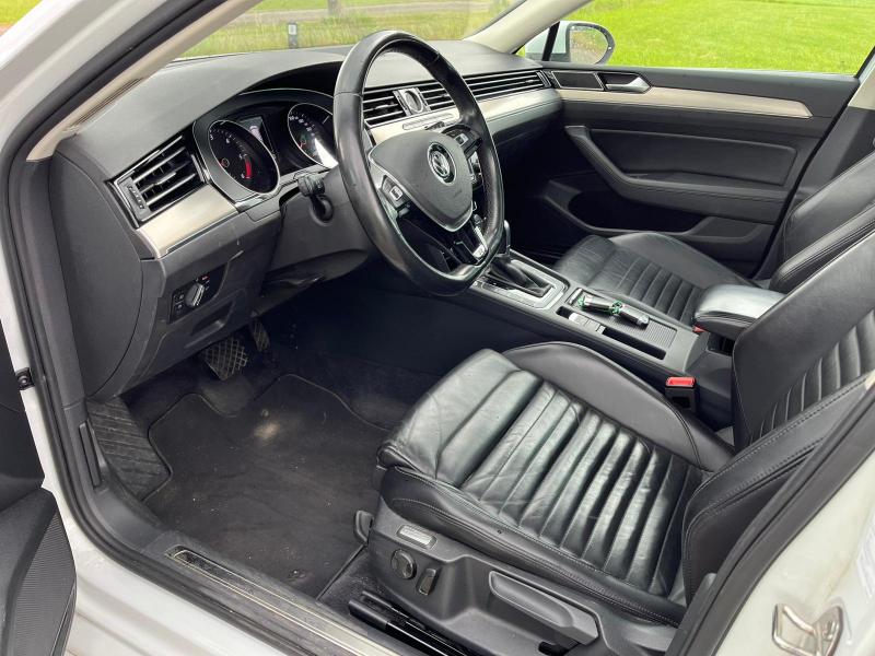 Volkswagen - Passat - pic10
