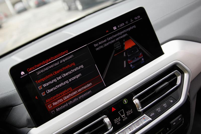 BMW - IX3 - pic27
