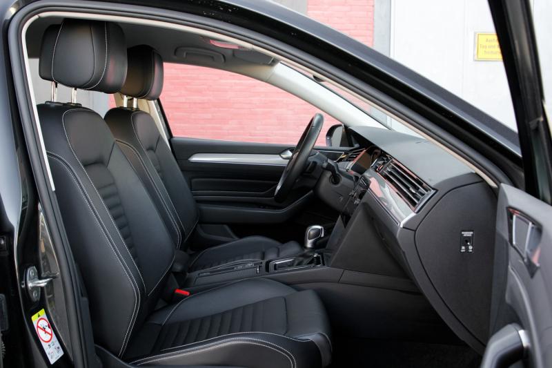 Volkswagen - Passat - pic8