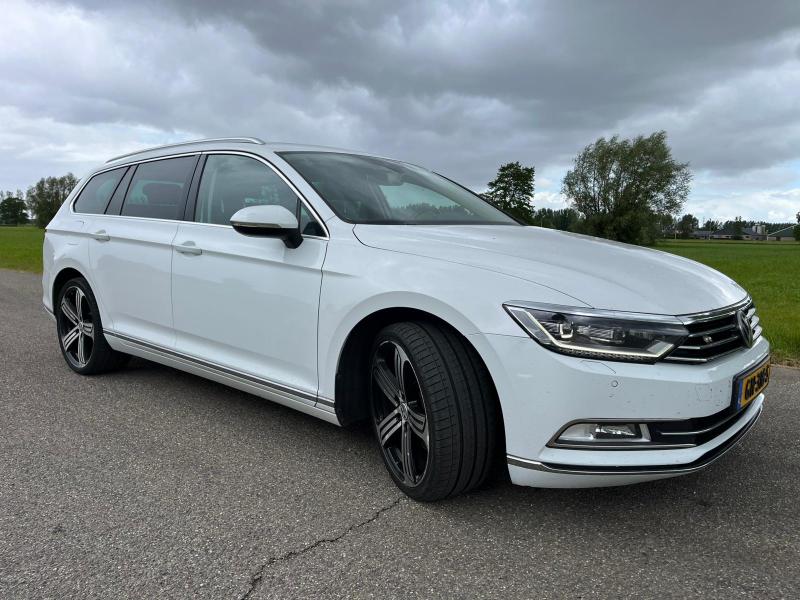 Volkswagen - Passat - pic2