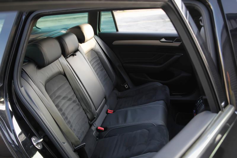 Volkswagen - Passat - pic2