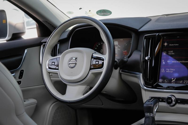 Volvo - V90 Cross Country - pic19