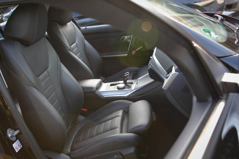 BMW - 330e - pic12