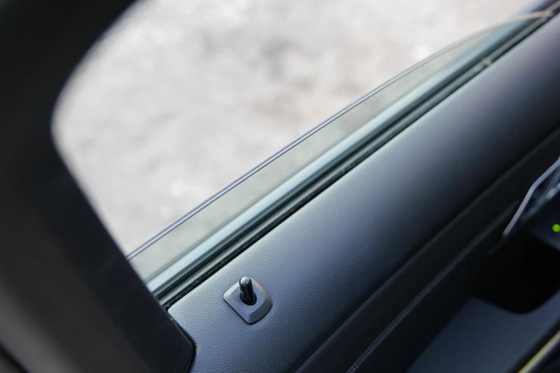 BMW - 330e - pic18