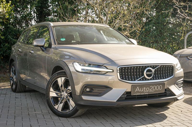 Volvo - V60 CROSS COUNTRY - pic3
