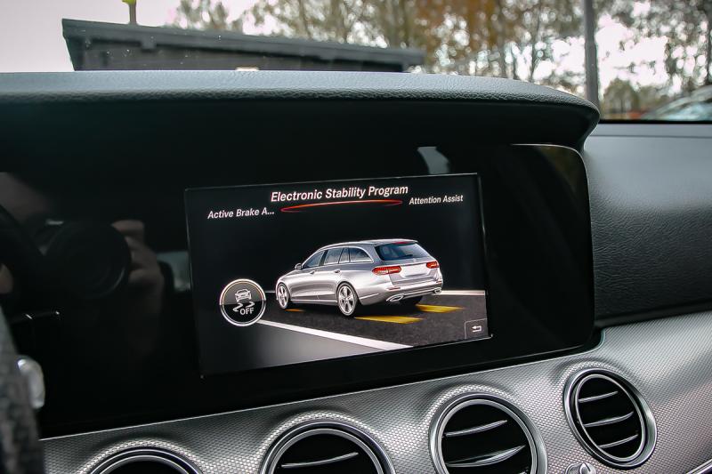 Mercedes - E200 - pic34