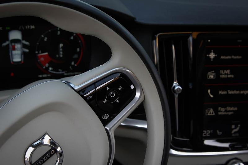 Volvo - V90 Cross Country - pic21