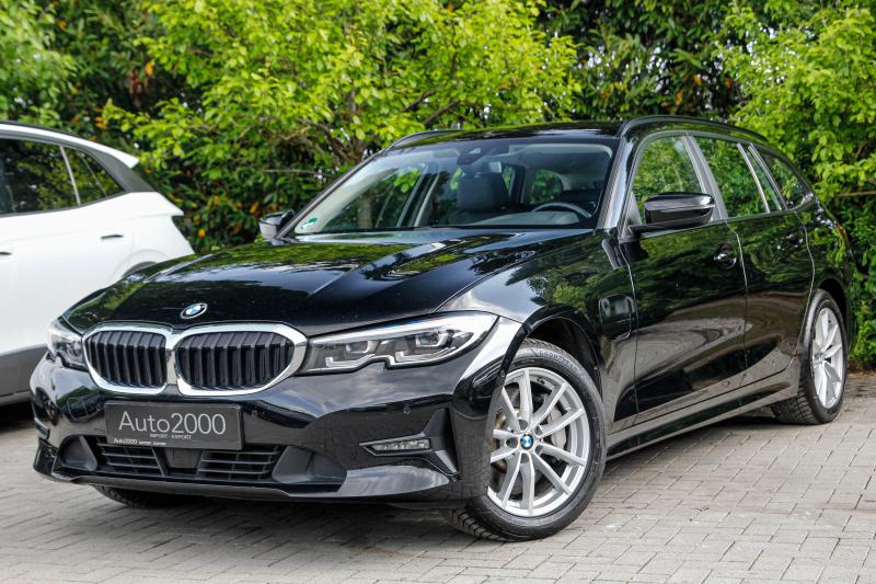 BMW - 330e - pic4