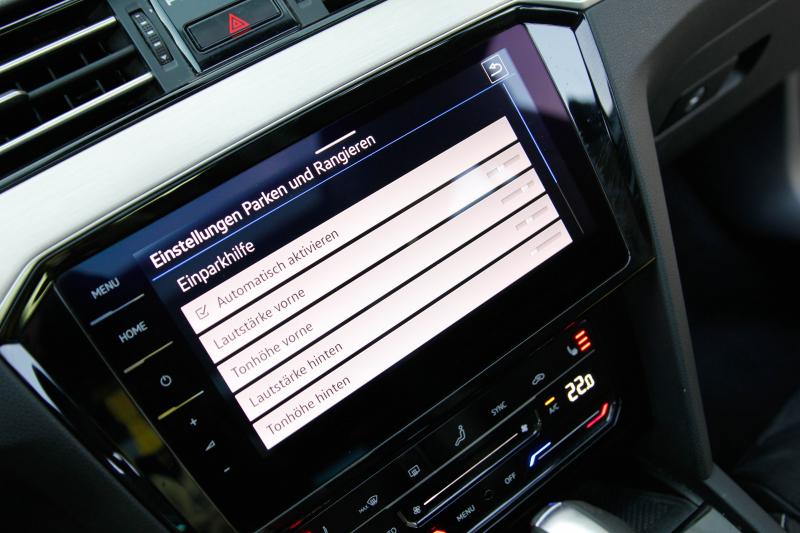 Volkswagen - Passat - pic16