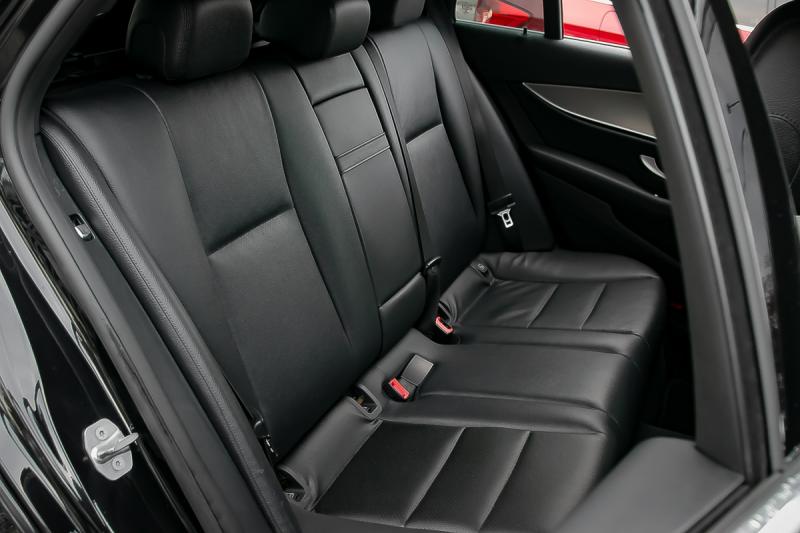 Mercedes - E200 - pic21