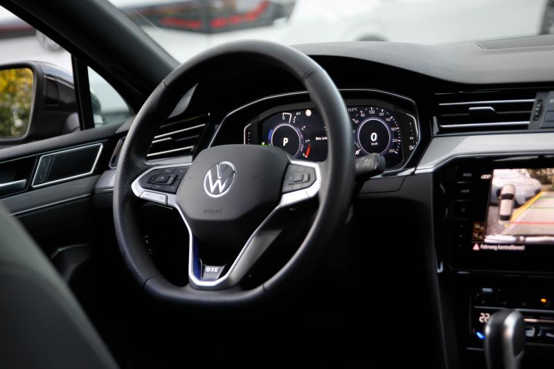 Volkswagen - Passat - pic29