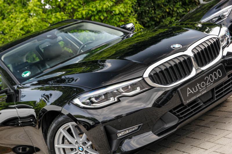BMW - 330e - pic5