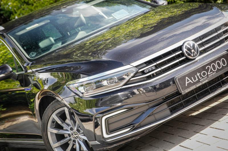 Volkswagen - Passat - pic4