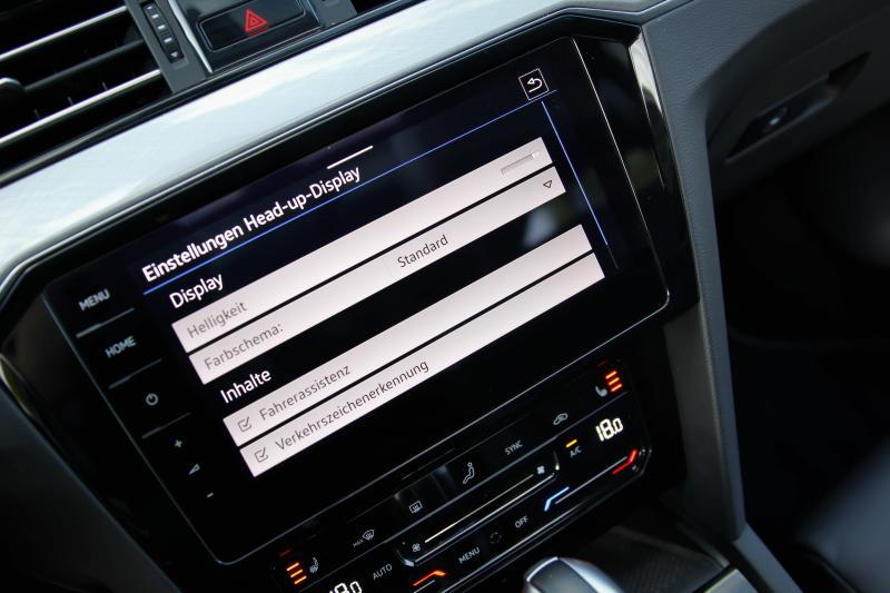 Volkswagen - Passat - pic16