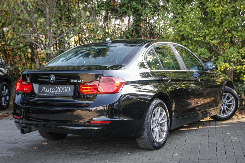 BMW - 320 - pic6