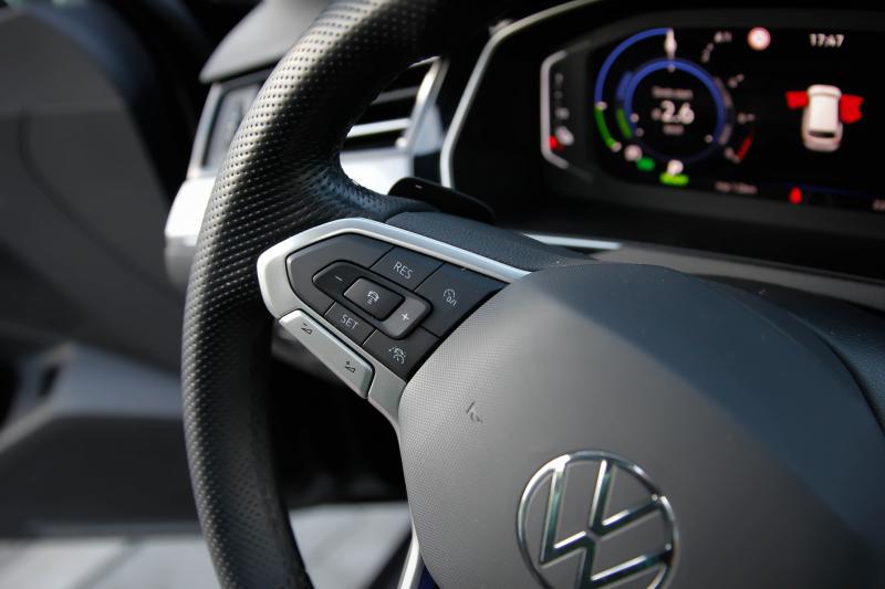 Volkswagen - Passat - pic26