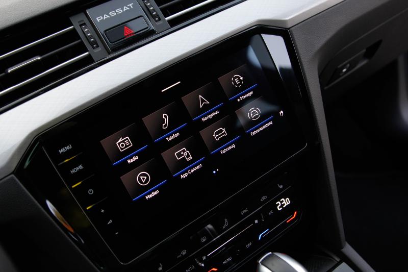 Volkswagen - Passat - pic36