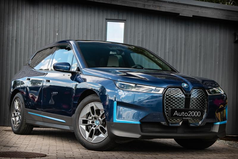 BMW IX40