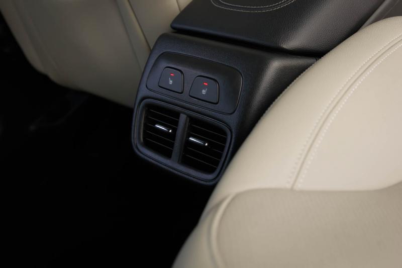 Opel - Insignia - pic29