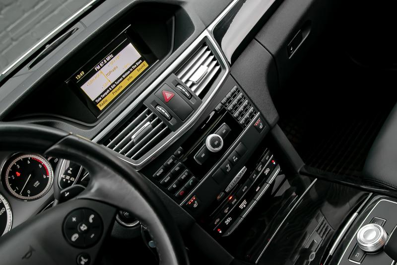 Mercedes - E300 - pic21