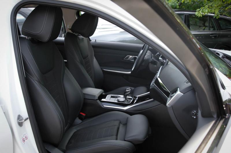 BMW - 330 - pic15