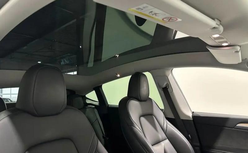 Tesla - Model Y Long Range AWD - pic3
