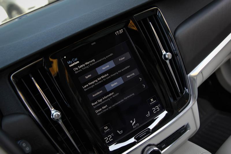 Volvo - V90 Cross Country - pic30