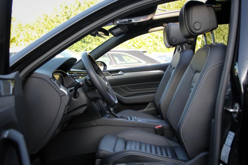 Volkswagen - Passat - pic9