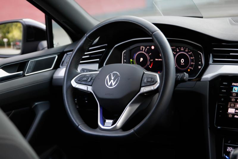 Volkswagen - Passat - pic28