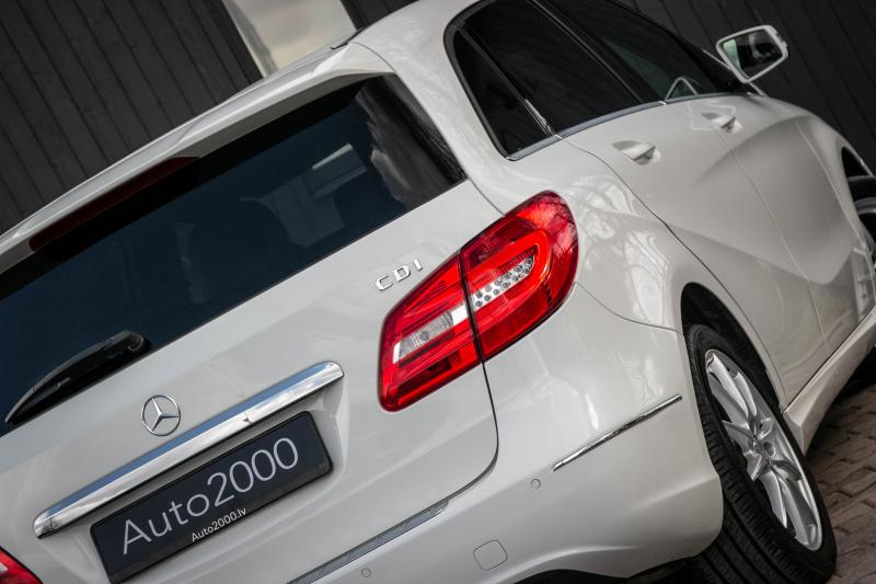 Mercedes - B180 - pic8