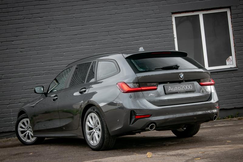 BMW - 320 - pic5