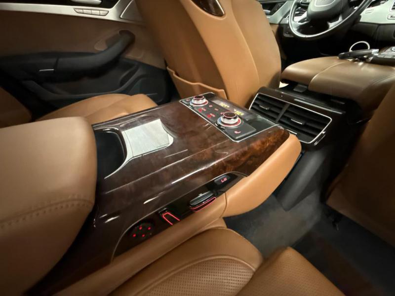Audi - A8 - pic10