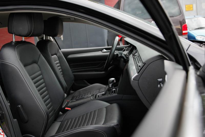 Volkswagen - Passat - pic10