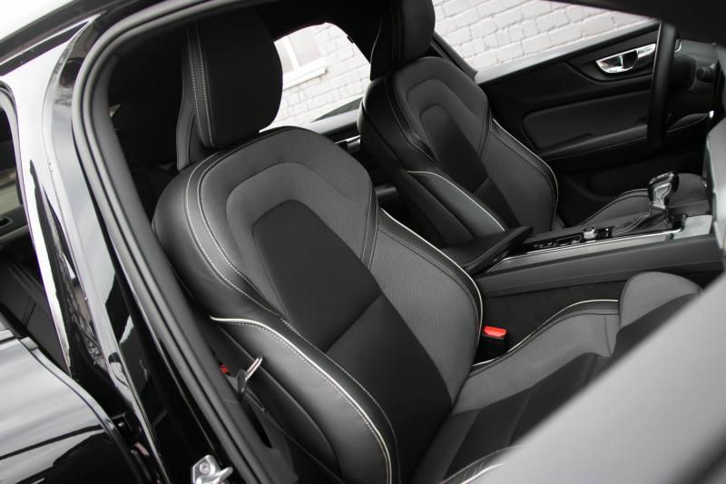 Volvo - S60 - pic51