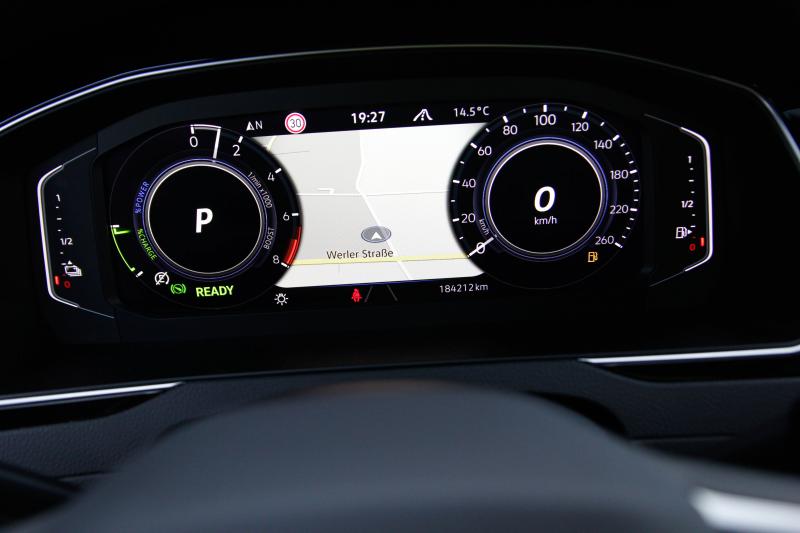 Volkswagen - Passat - pic35