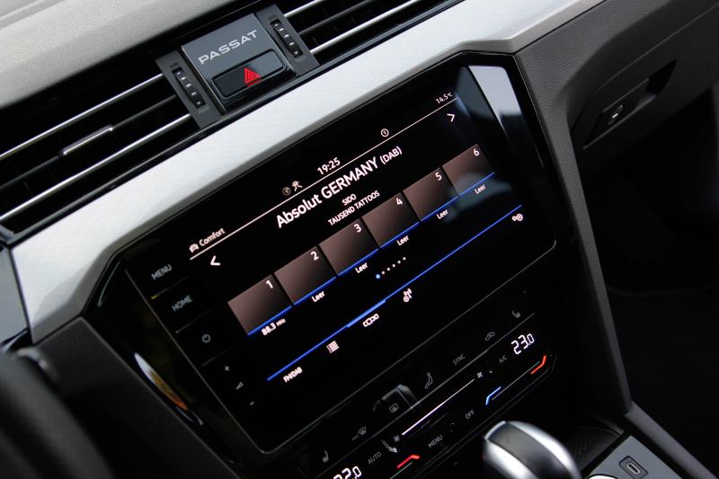 Volkswagen - Passat - pic38