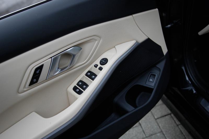 BMW - 320 - pic38