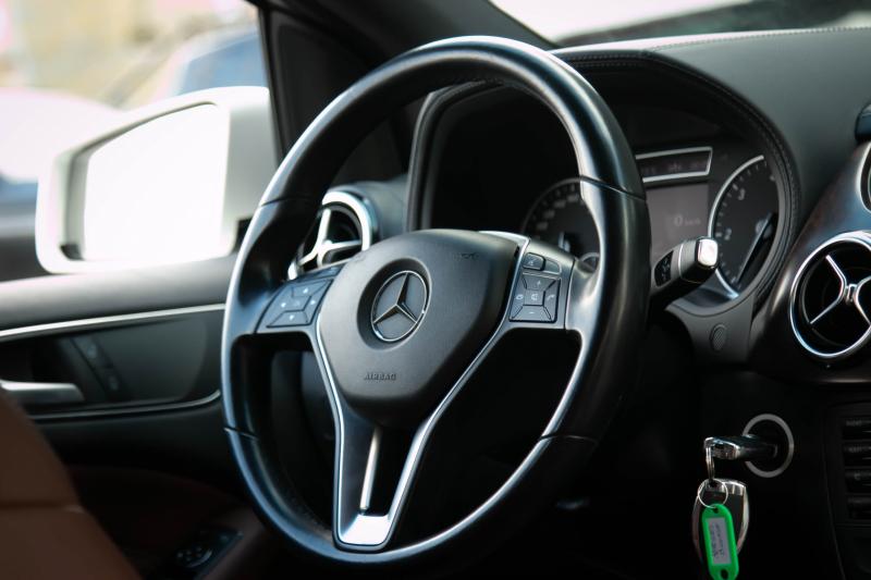 Mercedes - B180 - pic17