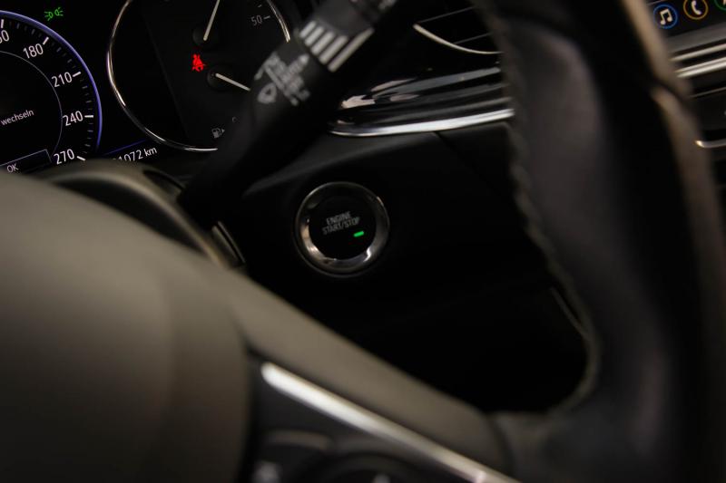 Opel - Insignia - pic24