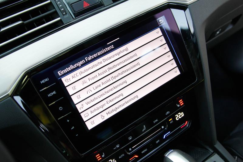 Volkswagen - Passat - pic24