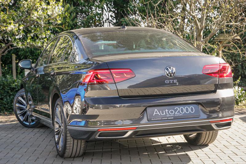 Volkswagen - Passat - pic3