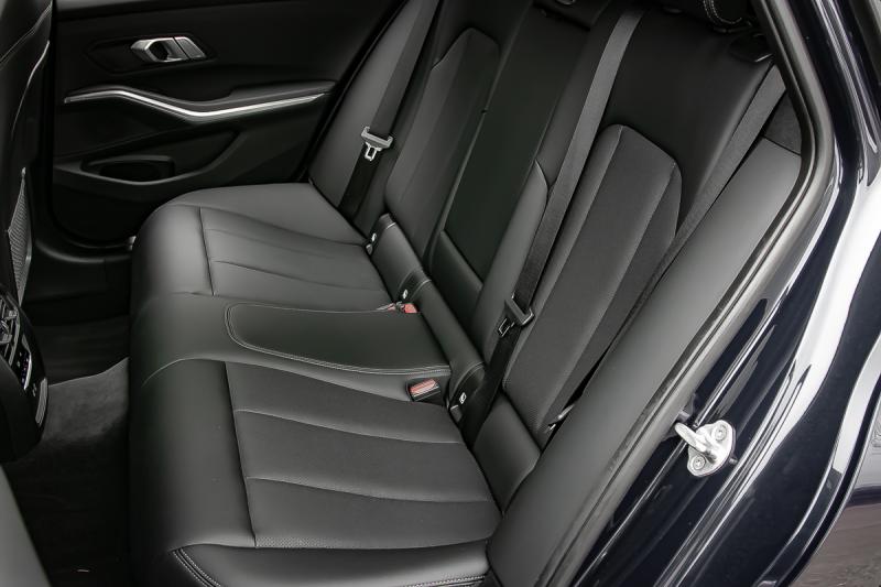 BMW - 320 - pic11