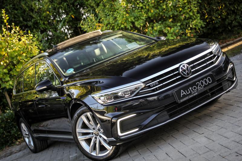 Volkswagen - Passat - pic2