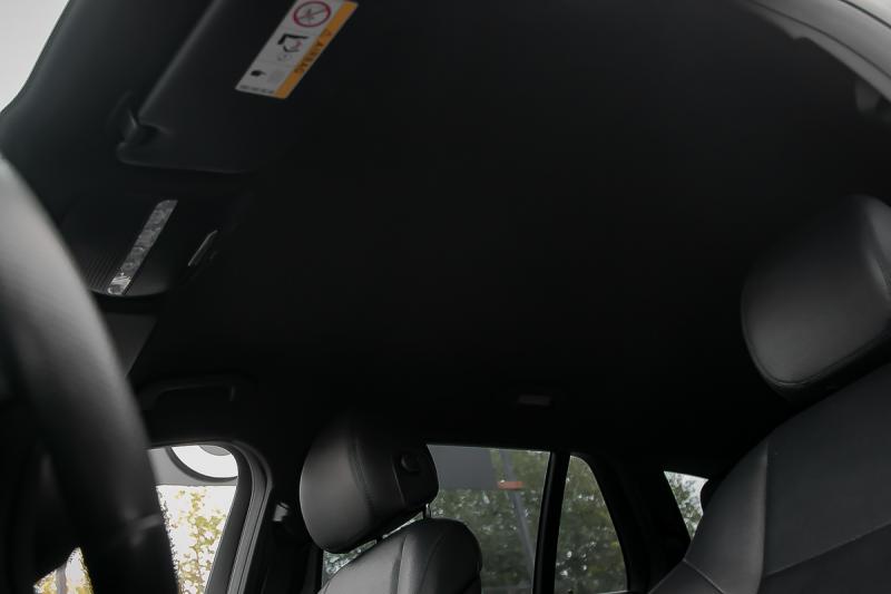 Mercedes - E200 - pic14