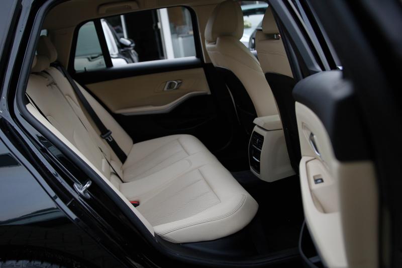 BMW - 320 - pic15