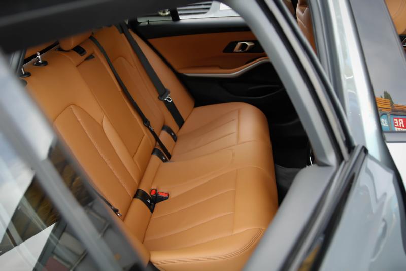 BMW - 320 - pic13